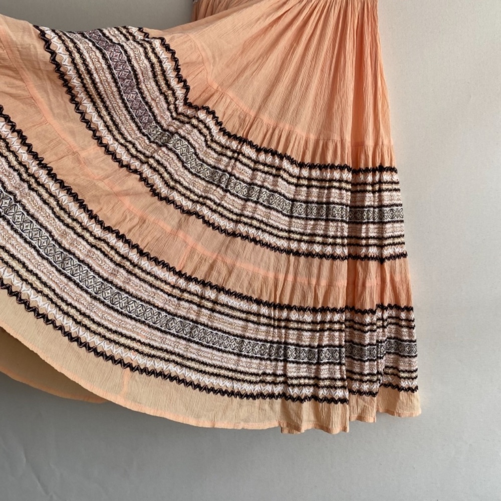 Vintage Peach Midi Dress with Black & Cream Trim - Picture 10 of 15